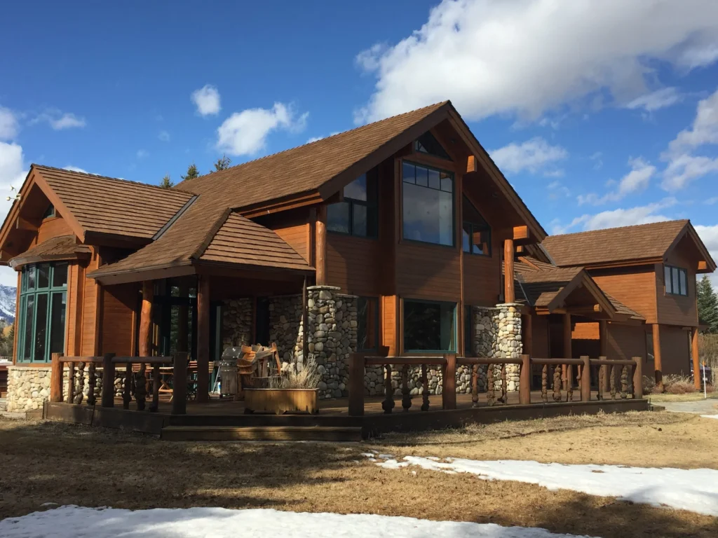 Live Oak Wilson synthetic cedar shake roof on a mountain home.