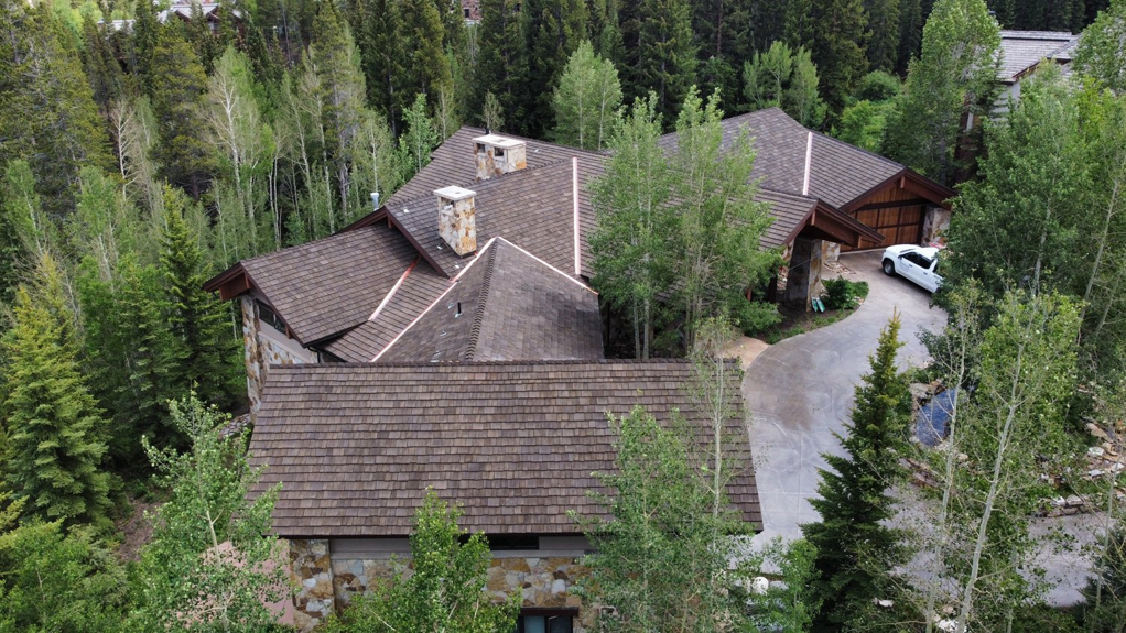 CEDUR Walden synthetic shake roof on a home in Cordillera, Colorado.