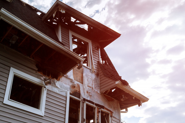 aftermath-of-roof-without-fire-retardancy.png
