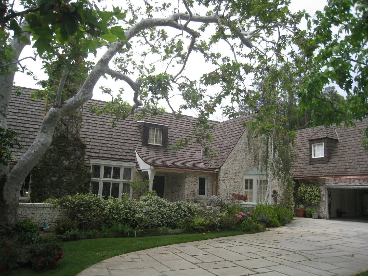 composite polymer natural cedar shake roof