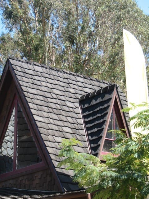 CEDUR Walden shake roof at the Sawdust Art Festival in Laguna Beach, California.