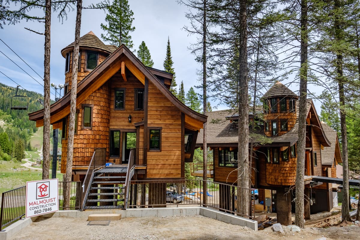photo-of-snow-bear-chalets-beauitful-construction-project-malmquist-construction-architecture.jpg