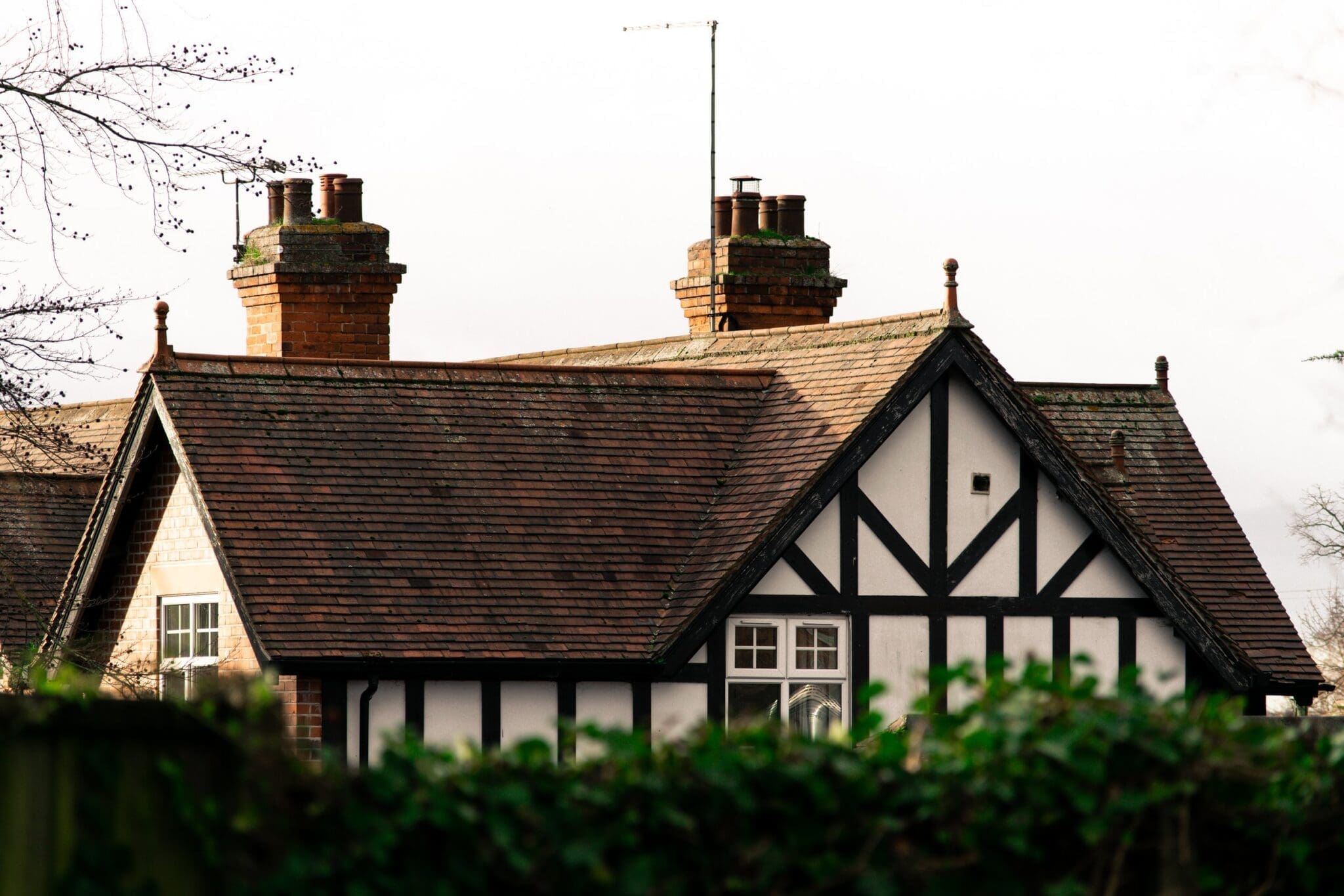 roof-inspection-cedar-shake-shingles-how-to-fo-roof-inspection.jpg