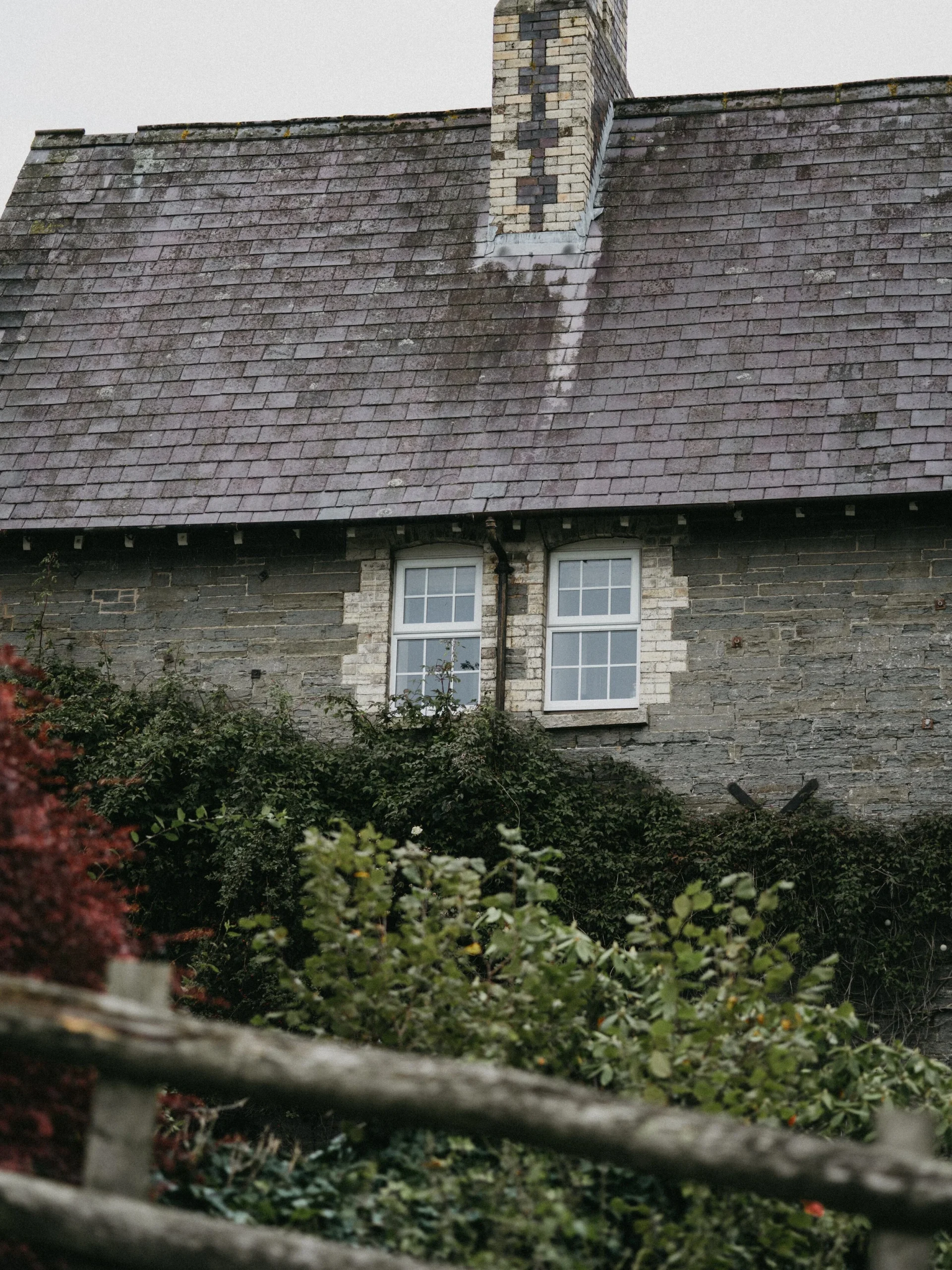 Rubber roofing material shake shingle roof.