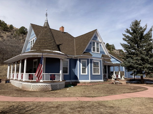 Dark brown CEDUR Walden roof in Colorado Springs